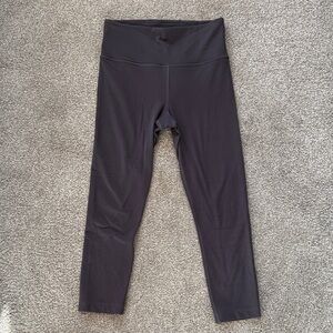 Athleta Gray/Purple Ultra High Rise Elation Capri Tights. Size XS